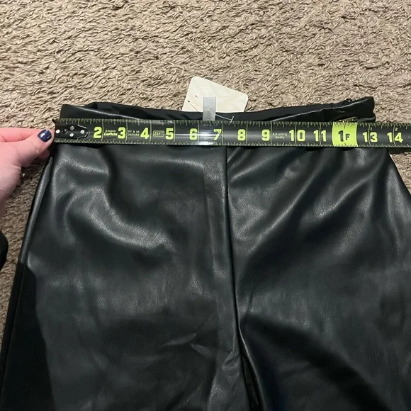 NWT Fabletics Women's High-Waisted Black Vegan Leather Leggings Size Large - Picture 7 of 9